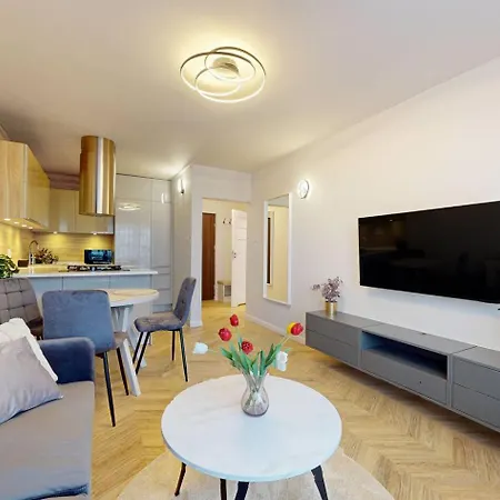 Apartment Golden Spot 5 Min To Station Warsaw