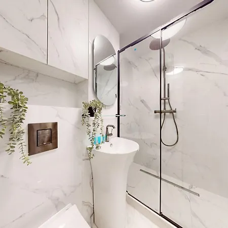 Apartment Golden Spot 5 Min To Station *