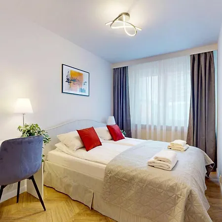 Golden Spot 5 Min To Station Appartement Varsovie