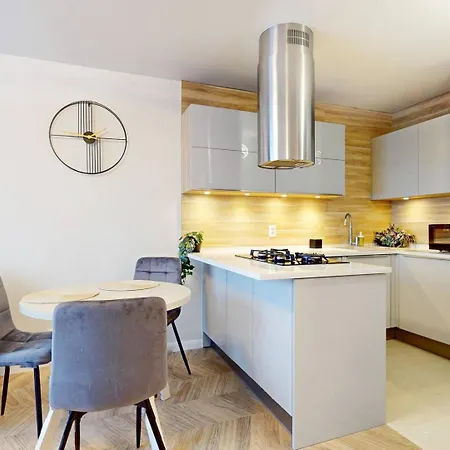 Golden Spot 5 Min To Station Appartement Varsovie