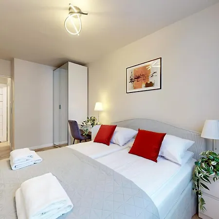 Golden Spot 5 Min To Station