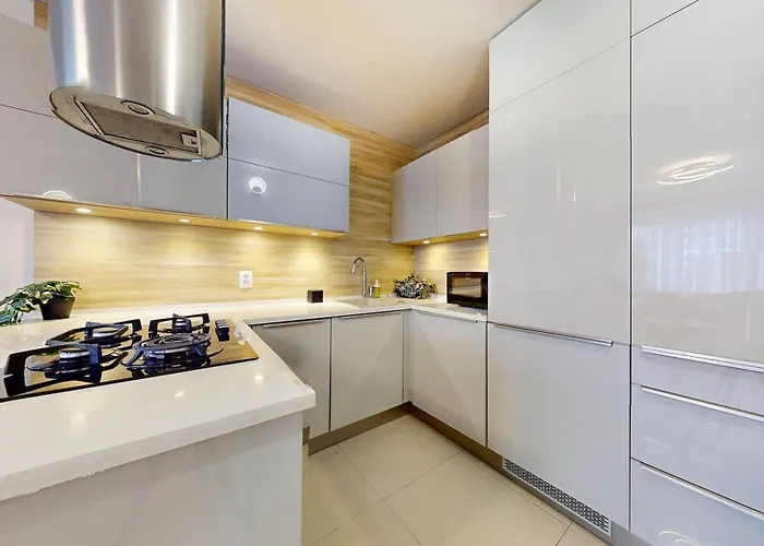 Golden Spot 5 Min To Station Appartement Varsovie