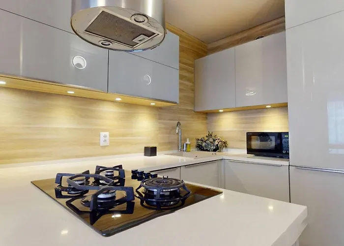 Apartament Golden Spot 5 Min To Station *