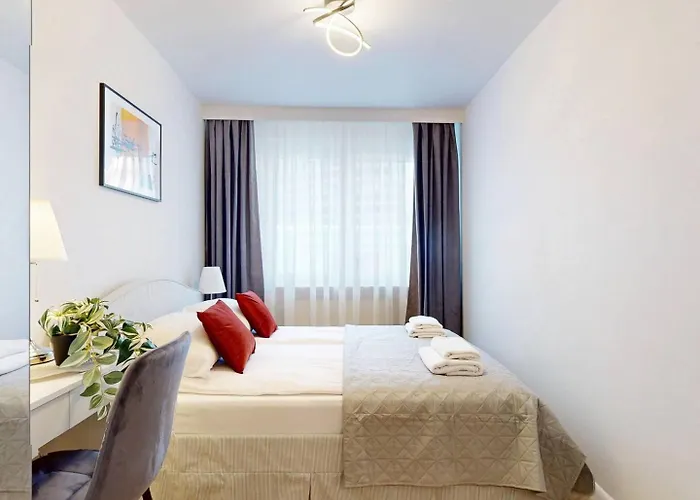 Golden Spot 5 Min To Station Warszawa